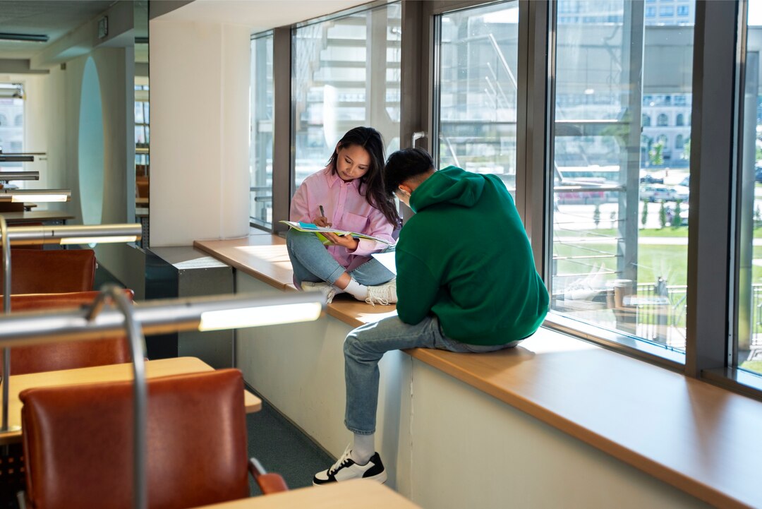 Douglas University Entrance Scholarship 2025 in Canada